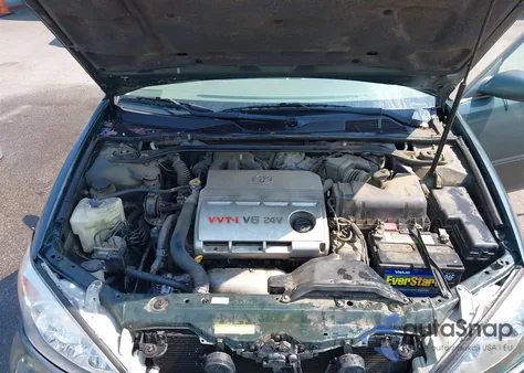 2004 Toyota Camry Le V6/Xle V6 z USA, uszkodzony, nr VIN 4T1BF32K74U073206